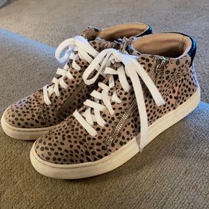 Universal Thread High tops animal print